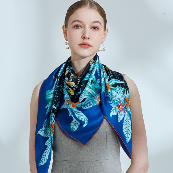 Grand Foulard en Soie Femme Bleu ★ Flore