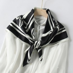 Foulard en Soie Femme Noir Blanc ★ Aïko