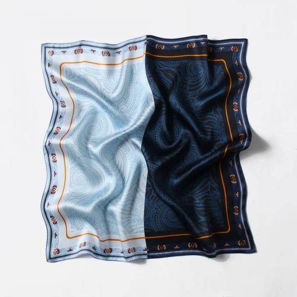 Petit Foulard en Soie pour Femme ★ Bleu Mystérieux et Fantaisie Paisley