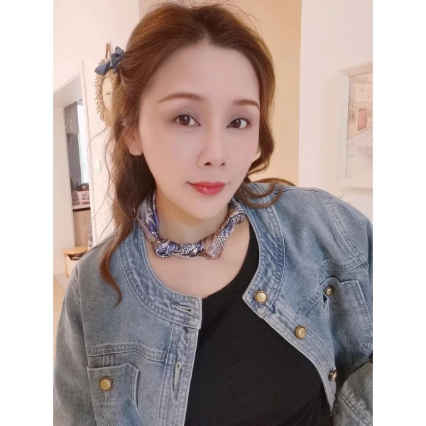 Petit Foulard en Soie pour Femme ★ Motifs Magnifiques en Bleu et Brun Paisley