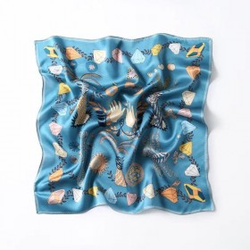 Petit Foulard en Soie pour Femme ★ Bleu Cristallin et Divertissement Élégant
