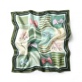 Petit Foulard en Soie pour Femme ★ Paroles des Nœuds Magiques en Vert Doux