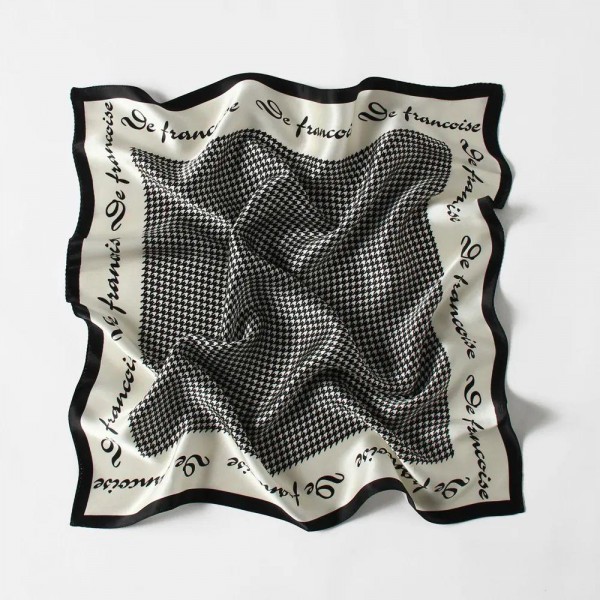 Petit Foulard en Soie pour Femme ★ Carreaux & Lettres