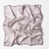 Petit Foulard en Soie pour Femme ★ Fleurs Dessinées au Ligne sur Fond Rose Clair