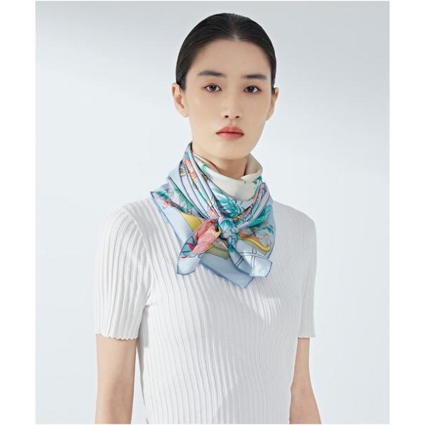 Foulard en soie pour femme ★ Promenade des Dames aux Fleurs Éternelles aux tons vermillon clair et bleu clair