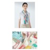 Foulard en soie pour femme ★ Promenade des Dames aux Fleurs Éternelles aux tons vermillon clair et bleu clair