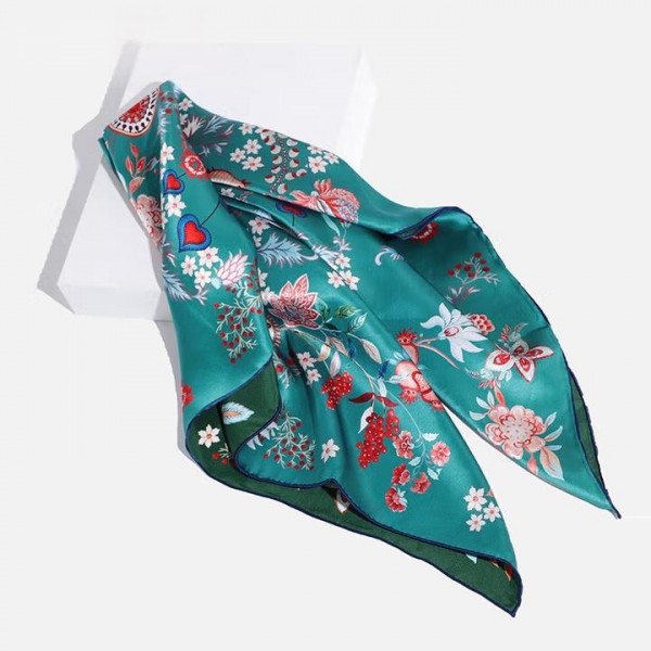 Foulard en soie pour femme ★ Rêve Flottant et Fleurs Naissantes