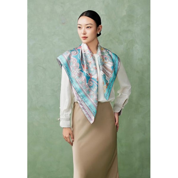Foulard en soie pour femme ★ Le Lac des Cygnes en violet et vert