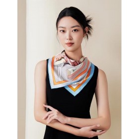 Foulard en soie pour femme ★ L'Esthétique de la vie en orange et rose