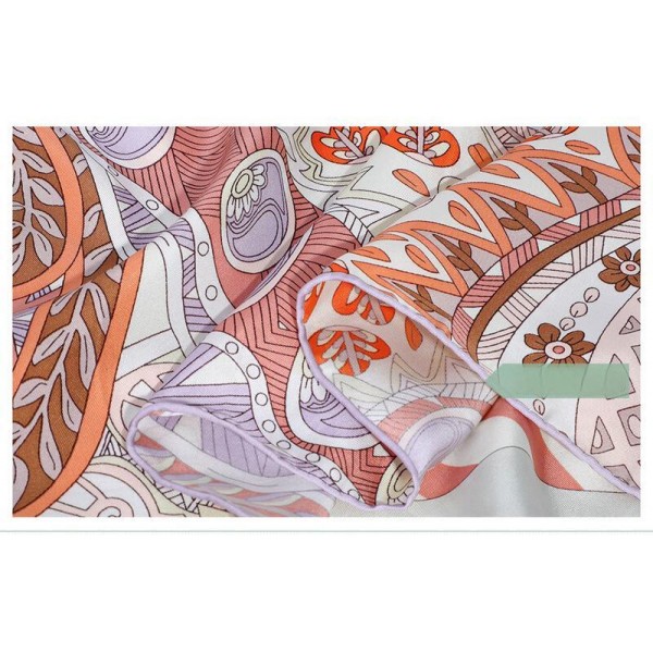 Foulard en soie pour femme ★ Le Jardin de Léa en rose-violet
