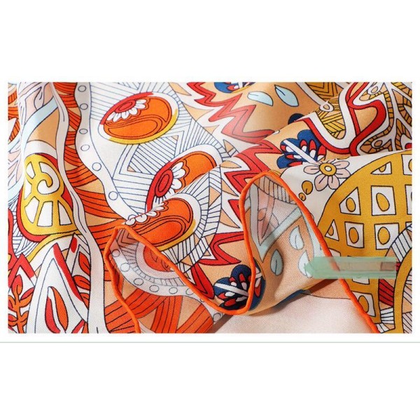 Foulard en soie pour femme ★ Le Jardin de Léa en doré