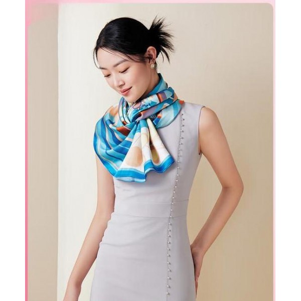 Grand Foulard en Soie Femme ★ Les couleurs du Liyuan en arc-en-ciel bleu