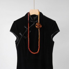 Collier Bodhi en soie raffinée et élégante