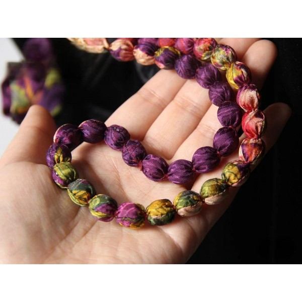 Collier Bodhi en soie raffinée et élégante