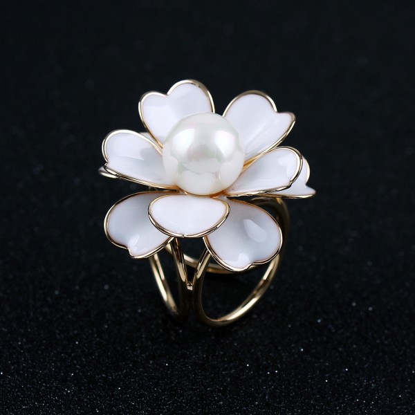 Boucle de foulard à trois anneaux en forme de fleur de camélia minimaliste en or 14K avec émail blanc