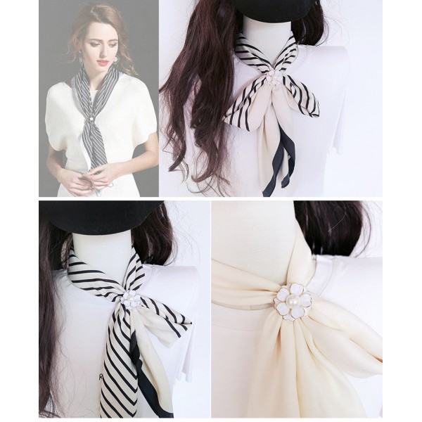 Boucle de foulard à trois anneaux en forme de fleur de camélia minimaliste en or 14K avec émail noir