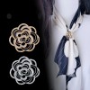 Nouvelle boucle de foulard à motif de camélia en or blanc