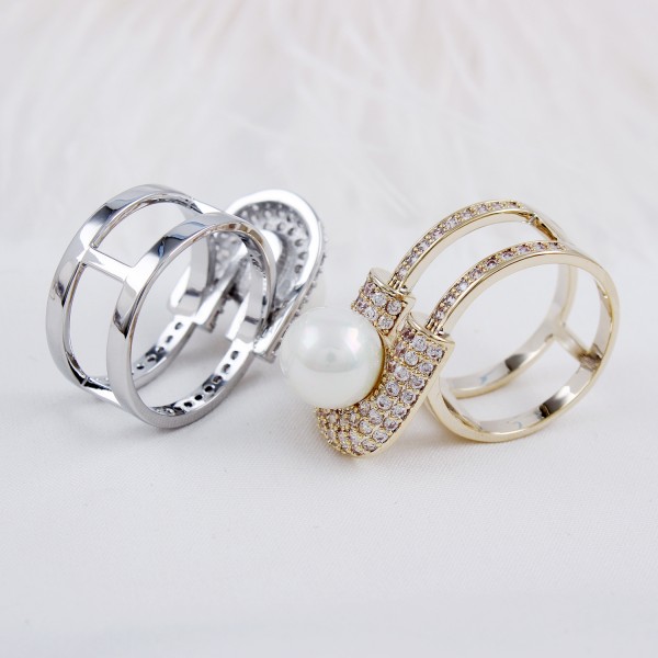 Attache-écharpe en perles à la mode en or blanc